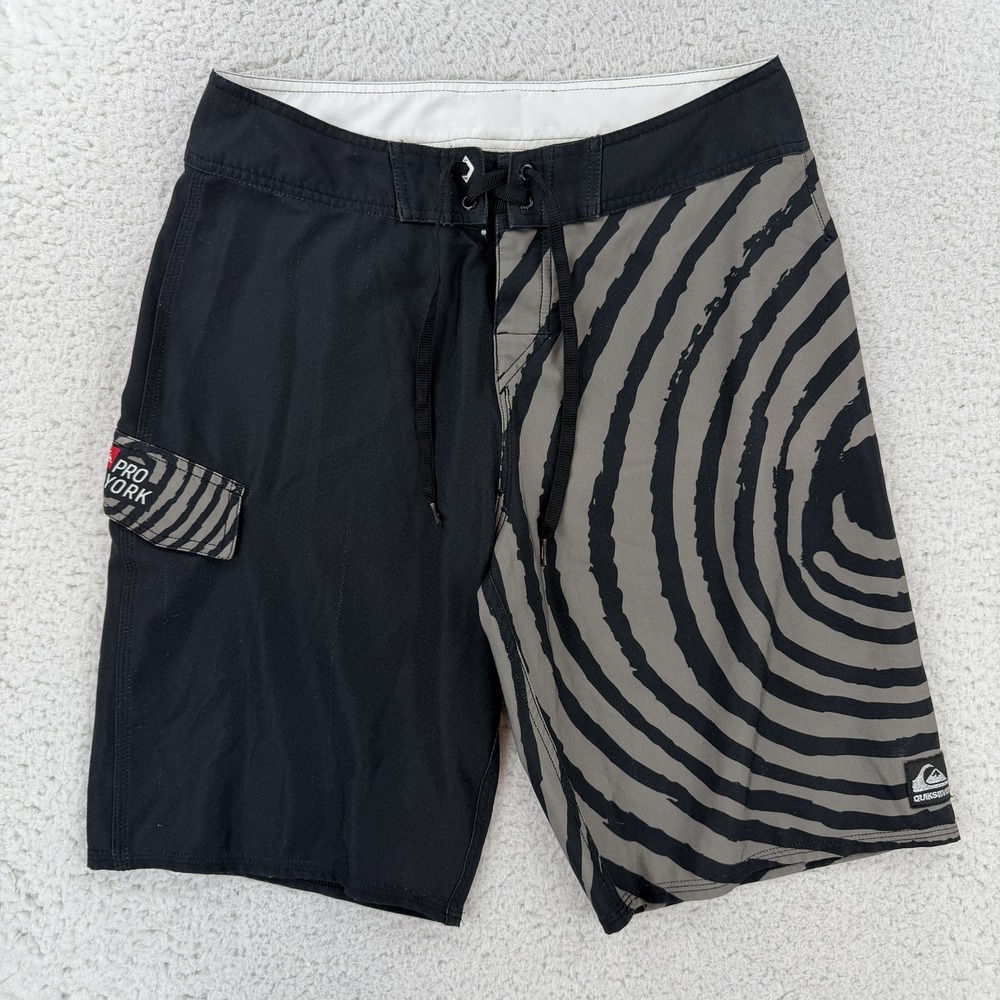 VTG Quiksilver Board Shorts Mens 32 Black Spiral Pro New York Surf Swim Trunks